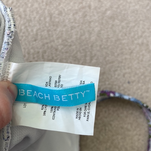 Beach Betty full coverage swim suit. Size S - Picture 5 of 7